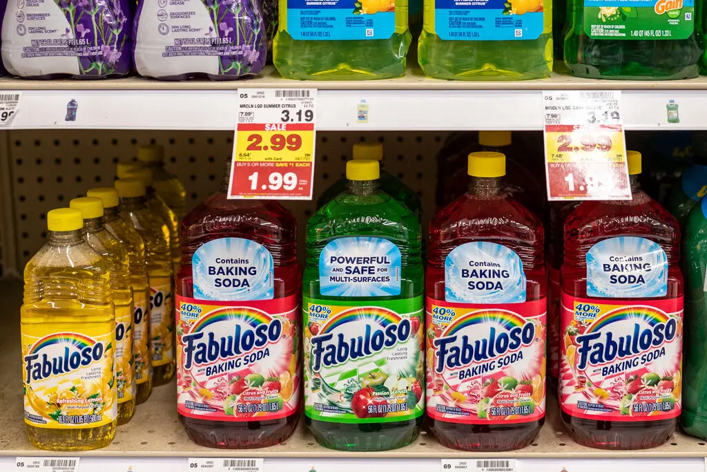 Cancelan desde los EE.UU el mercado detergentes «Fabuloso» por riesgo de exposición bacteria